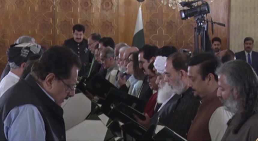 You are currently viewing نئی وفاقی کابینہ کی حلف برداری کی ایوان صدر میں تقریب