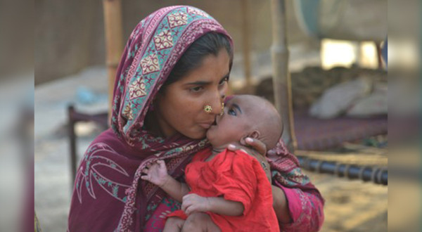 Read more about the article پاکستان سمیت دنیا بھر میں آج ماں سے محبت کا عالمی دن منایا جارہا ہے