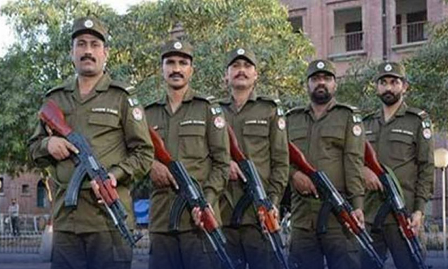 Read more about the article لاہور: کم عمر ڈرائیور لڑکی کو پولیس سے چھڑانے والے 2 افراد گرفتار