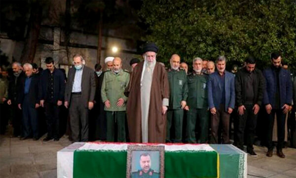Read more about the article اسرائیلی حملے میں جاں بحق ایرانی کمانڈر کی نماز جنازہ ادا