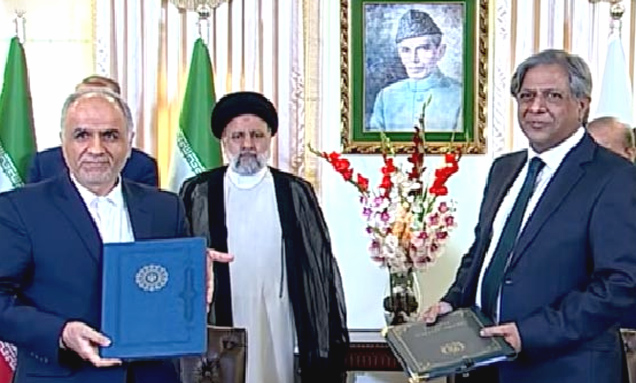پاکستان، ایران کے مابین 8 شعبوں میں مفاہمتی یادداشتوں پر دستخط